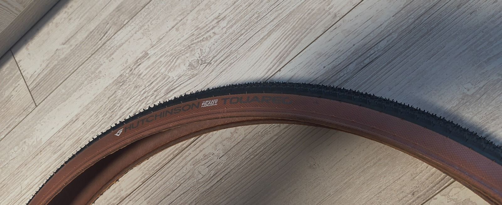 Hutchinson touareg и  hutchinson overide 700x40