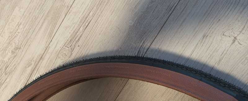 Hutchinson touareg и  hutchinson overide 700x40