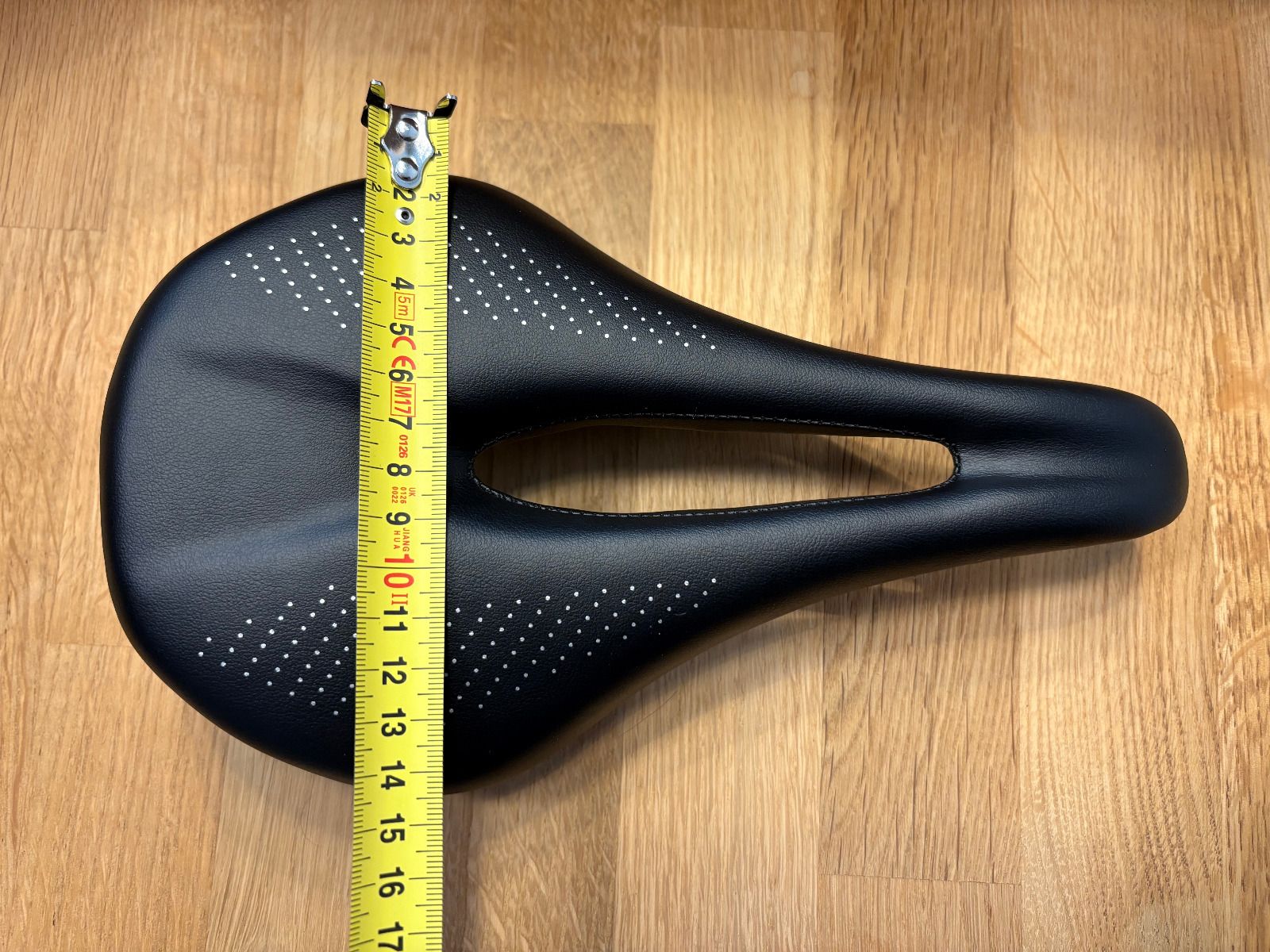 Седло ELITA ONE на карбоновых рельсах и базе