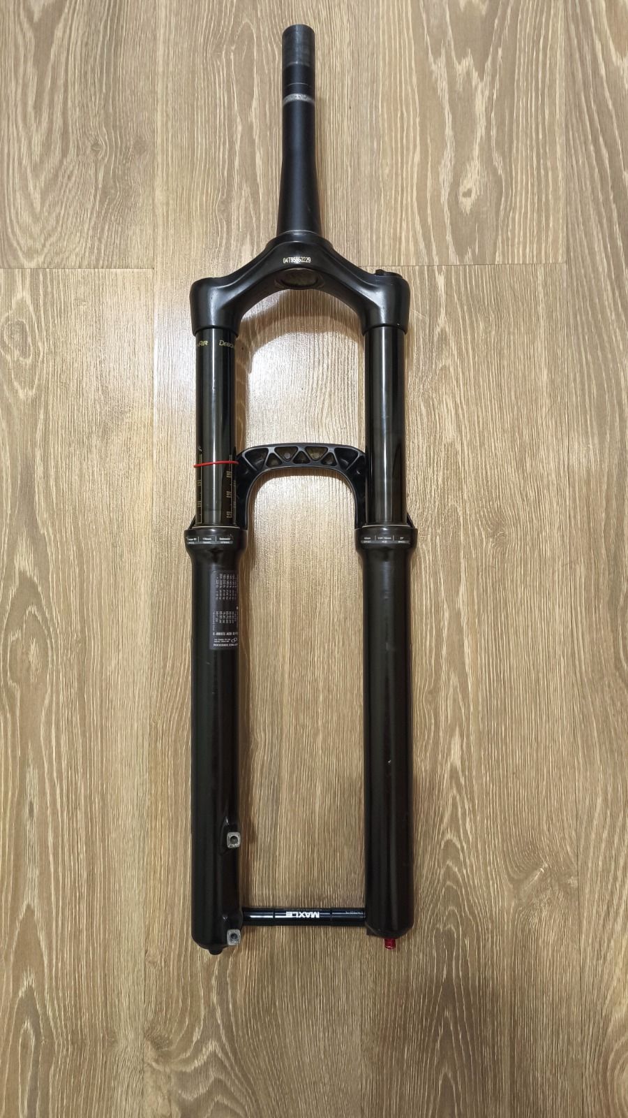 Rock shox yari покоцана. Boost, charger rc.