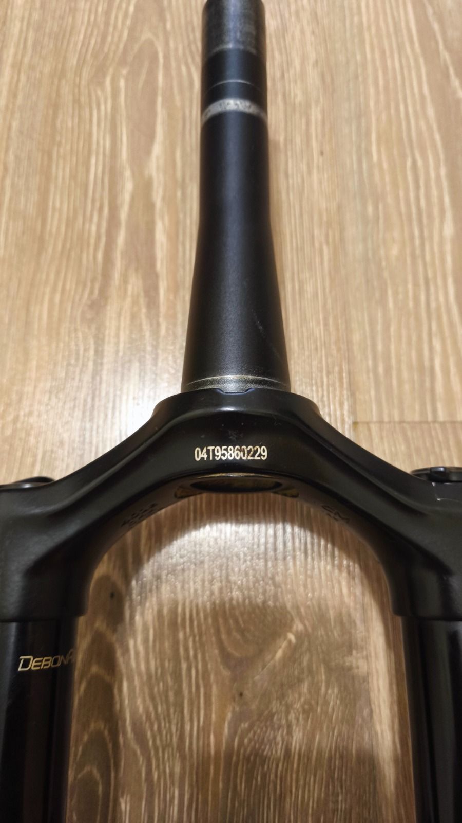 Rock shox yari покоцана. Boost, charger rc.