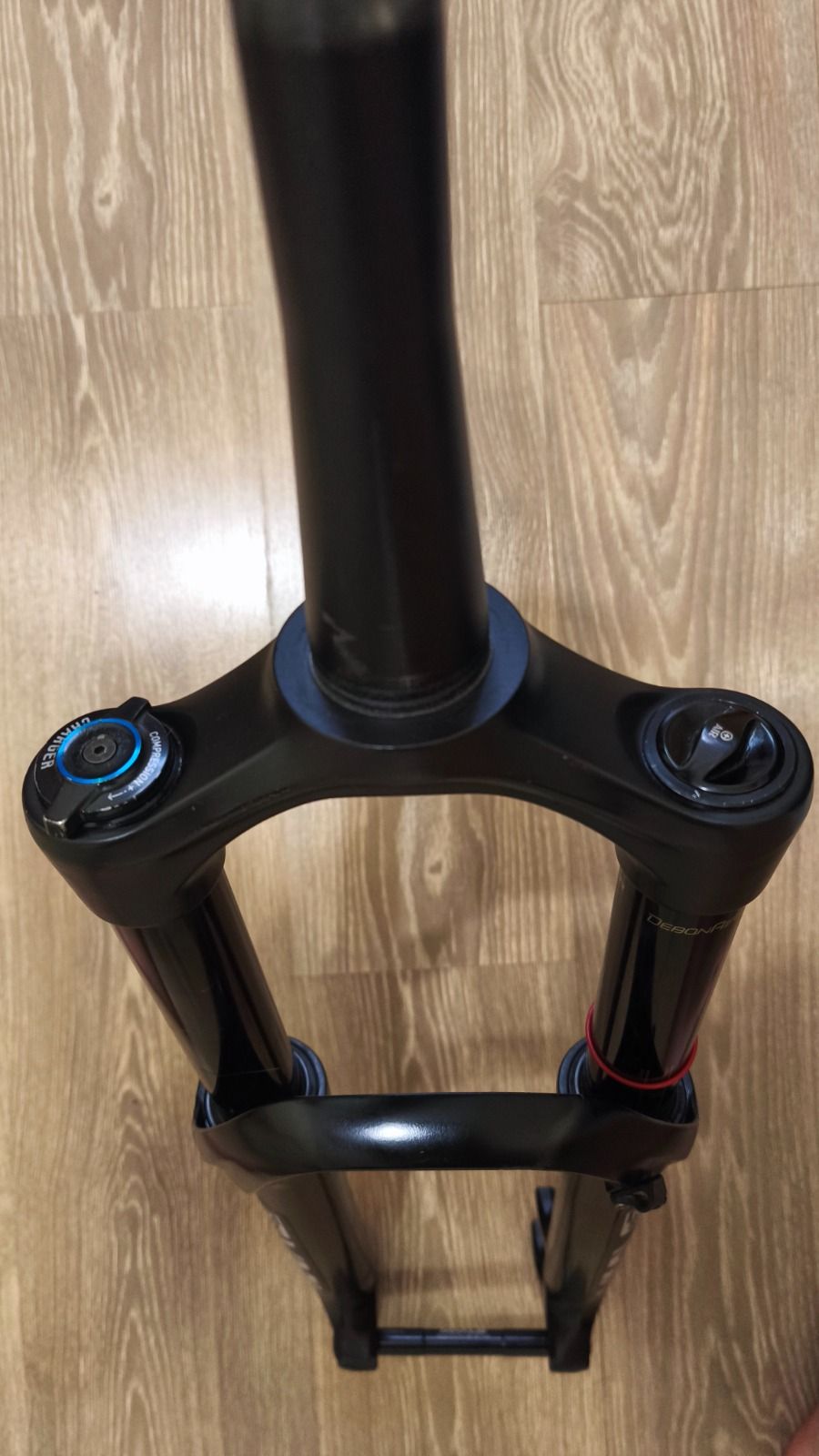 Rock shox yari покоцана. Boost, charger rc.