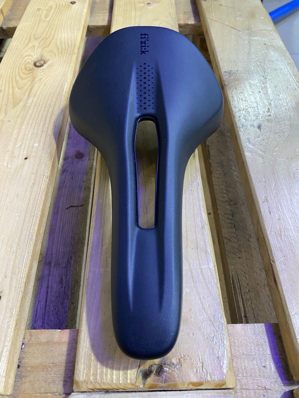 Седло Fizik Vento Antares. Ширина 140, длинна 268, вес 195гр.