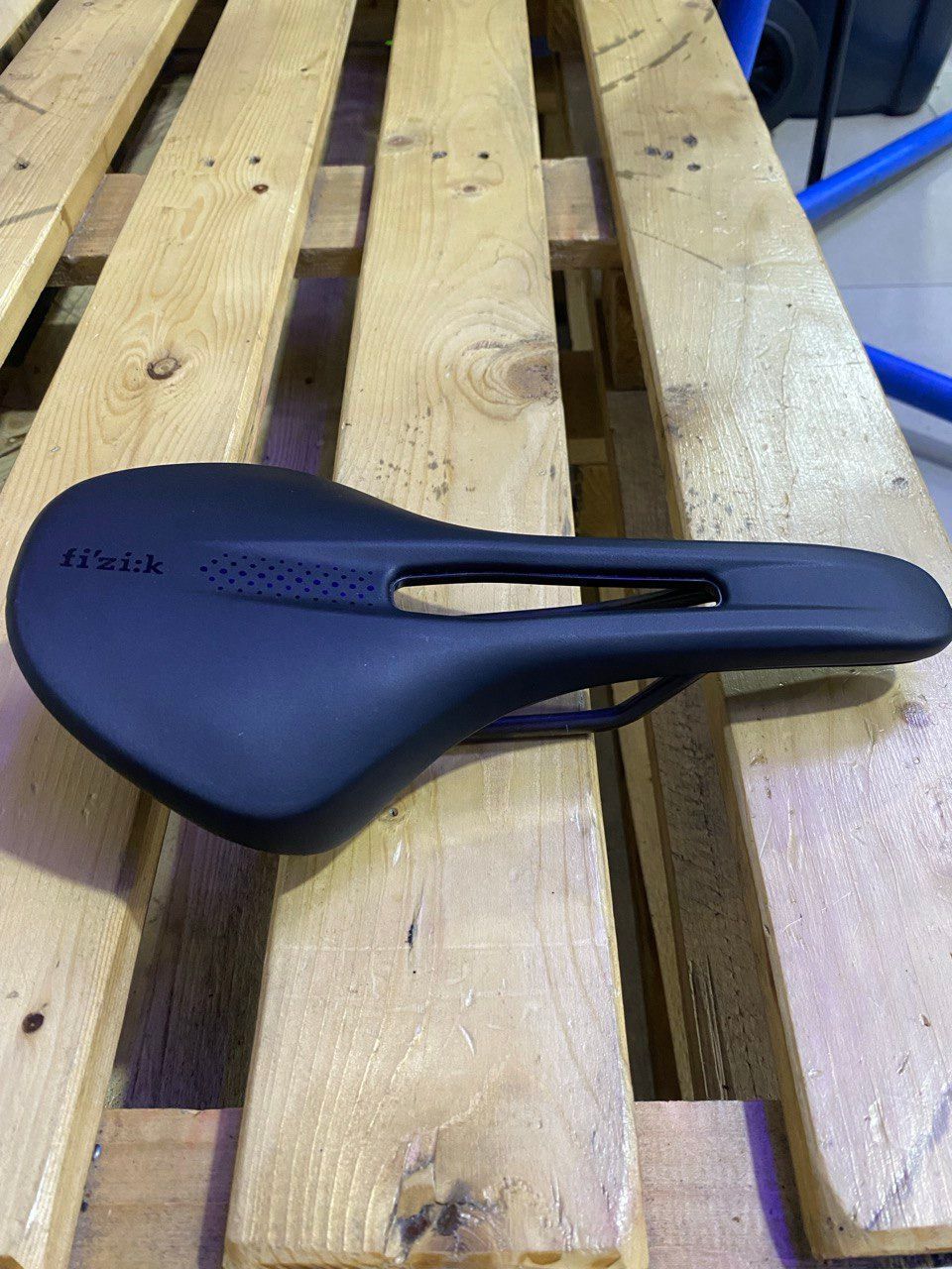 Седло Fizik Vento Antares. Ширина 140, длинна 268, вес 195гр.