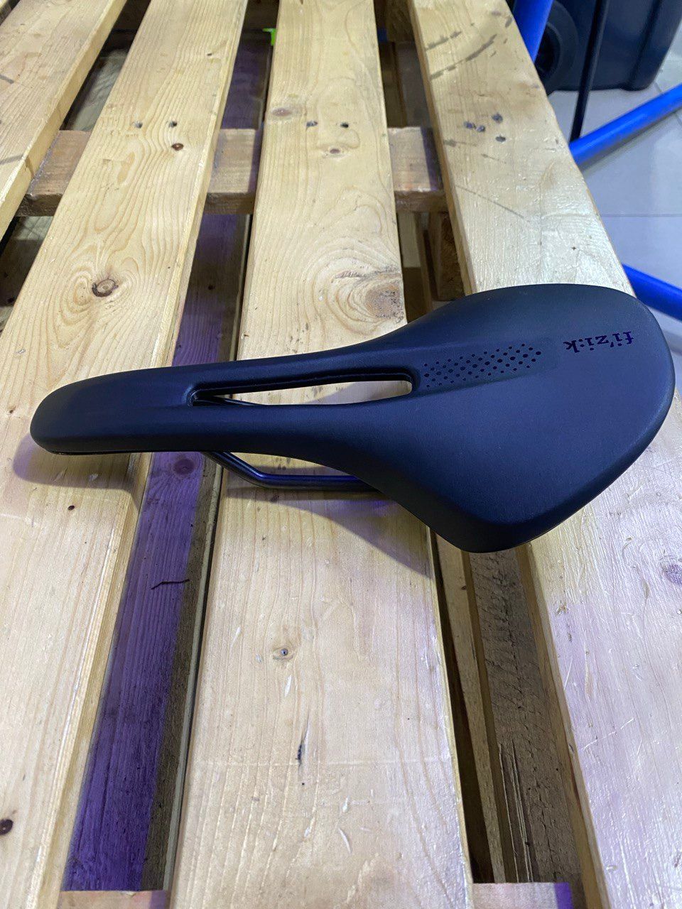 Седло Fizik Vento Antares. Ширина 140, длинна 268, вес 195гр.