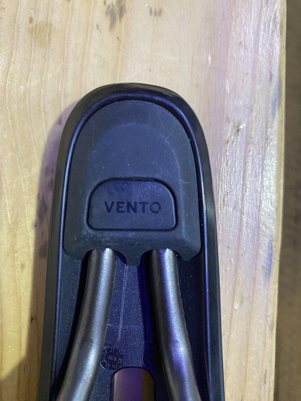 Седло Fizik Vento Antares. Ширина 140, длинна 268, вес 195гр.