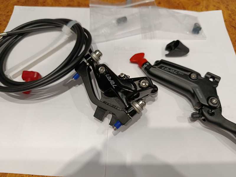 SRAM Level Silver Stealth