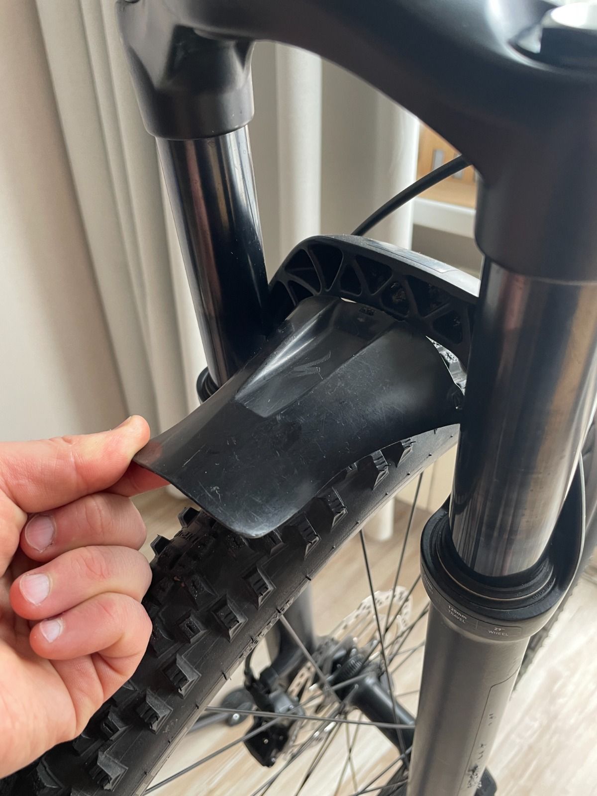 Щиток передний Specialized (БРОНЬ)