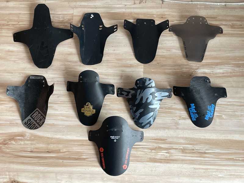 Щитки на вилку. Много разных