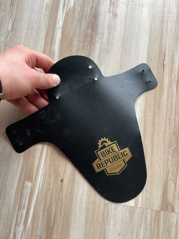 Щитки на вилку. Много разных