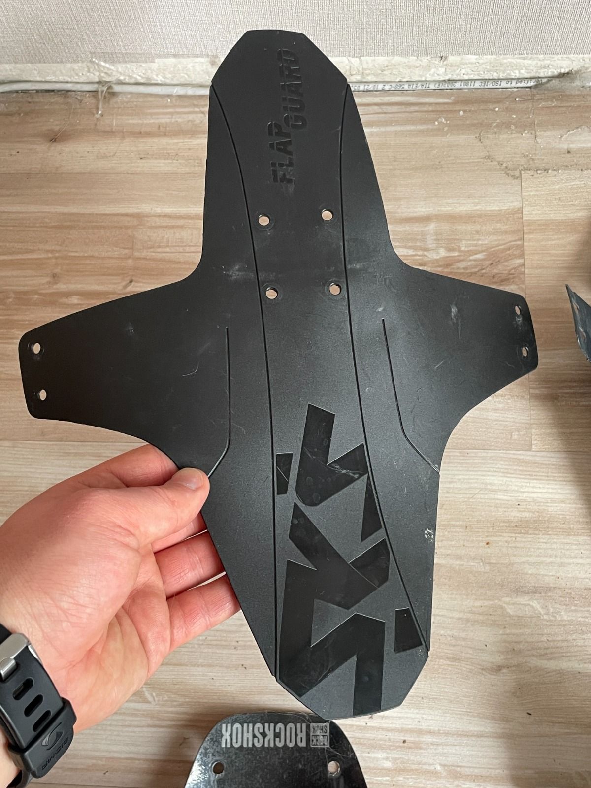 Щитки на вилку. Много разных