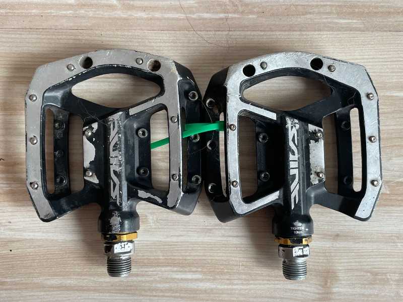 Педали. Фирменные, разные.