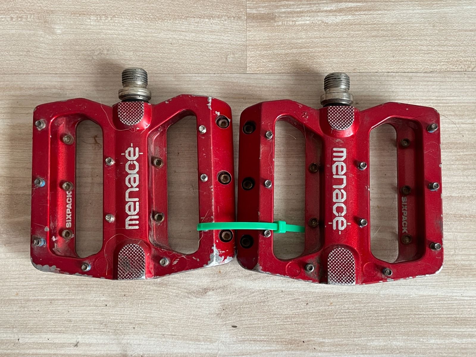 Педали. Фирменные, разные.