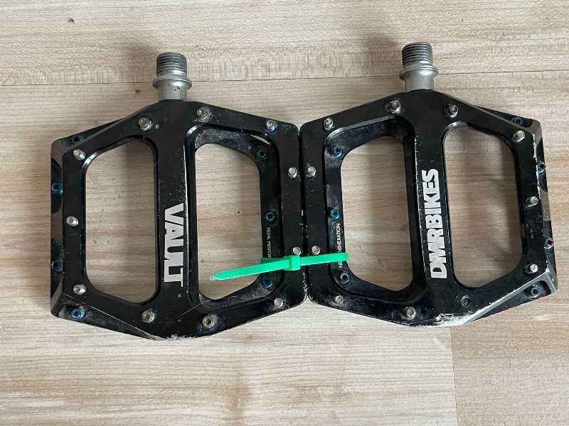 Педали. Фирменные, разные.