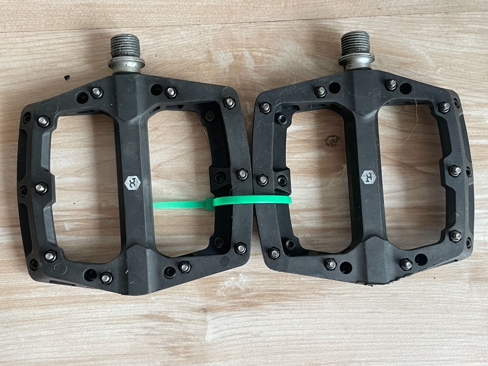 Педали. Фирменные, разные.