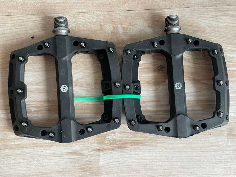 Педали. Фирменные, разные.