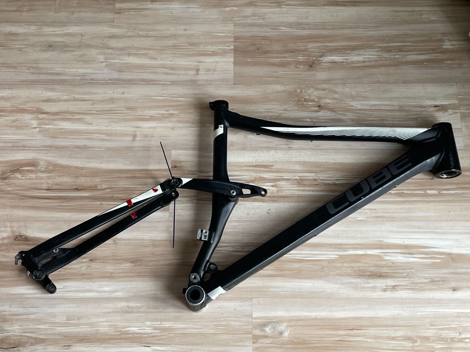 Часть рамы Cube Stereo 120 HPA Pro 29 (2015).