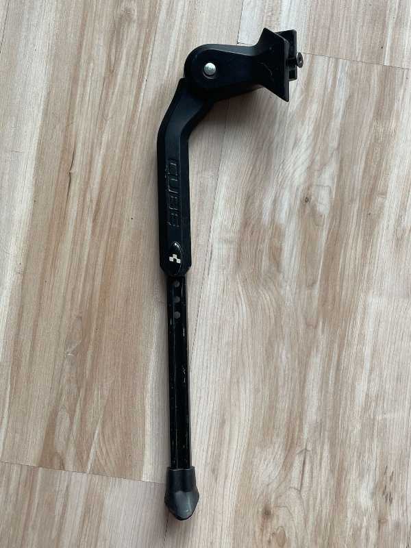 Подножки для велосипеда разные.