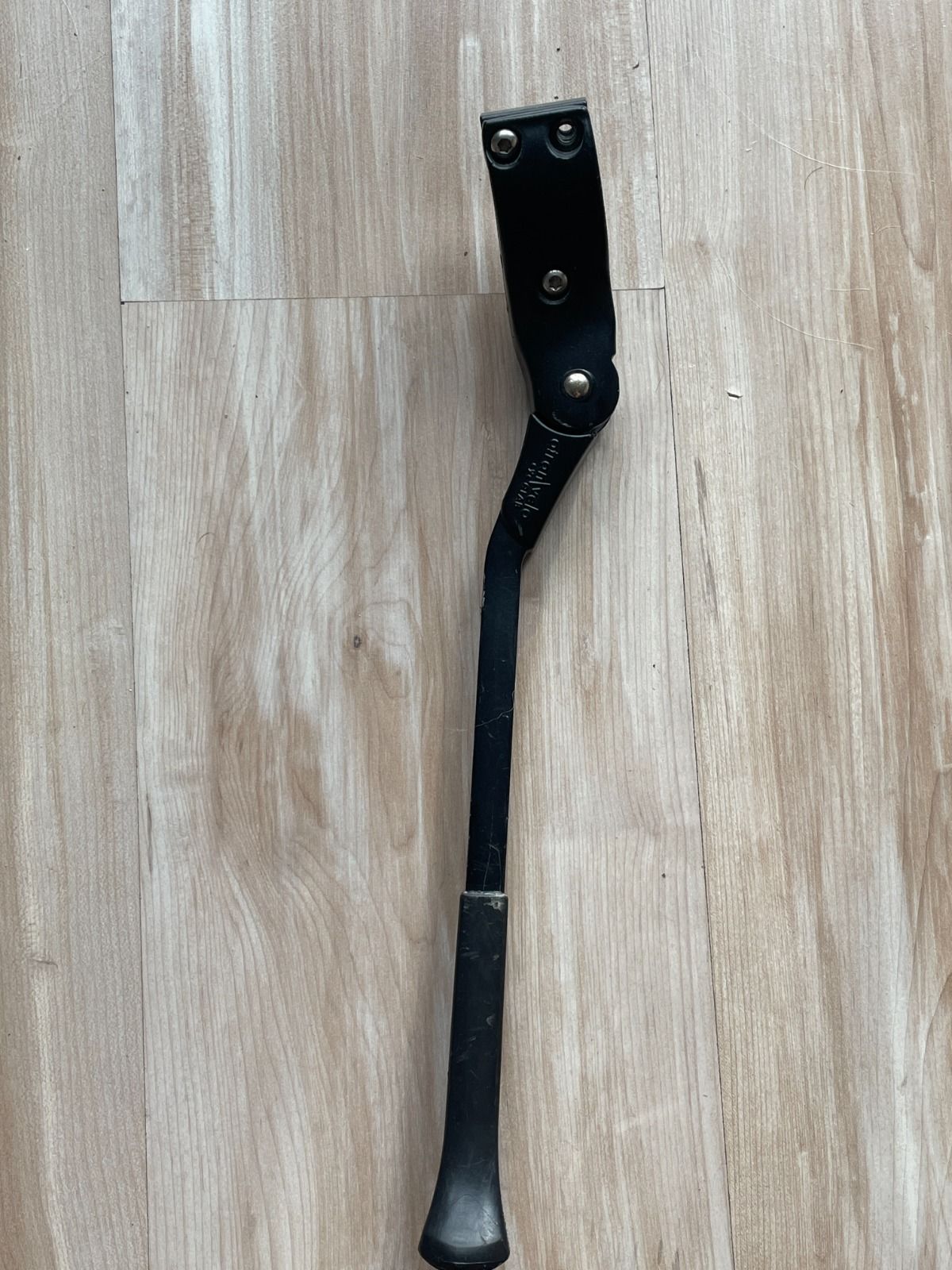 Подножки для велосипеда разные.