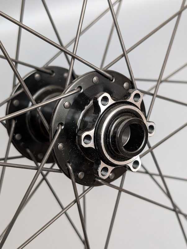 Бескамерное TLR колесо 29