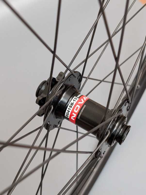 Бескамерное TLR колесо 29