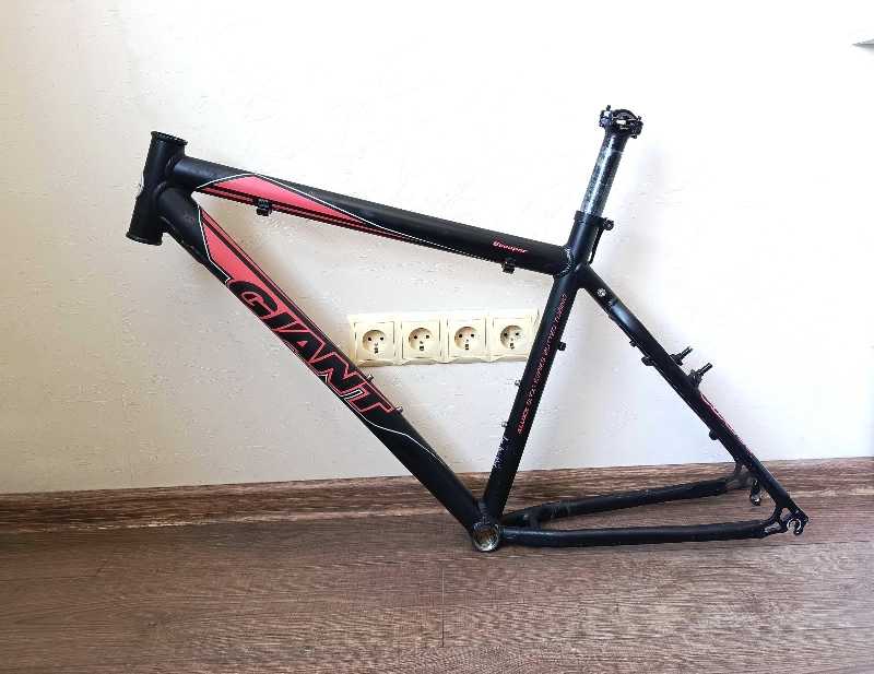 Рама алюминиевая Giant, 26 дюймов, размер M