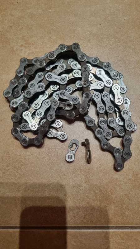 Цепи Shimano Deore CN-HG54 б/у