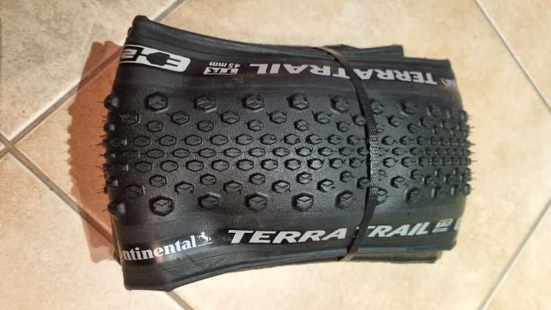 Складная шина для гравийного велосипеда Continental Terra Trail ShieldWall  45-622 .
