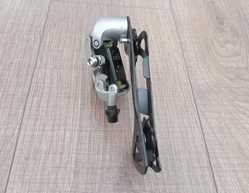 Задний переключатель Shimano Alivio RD-T4000 9 ск.