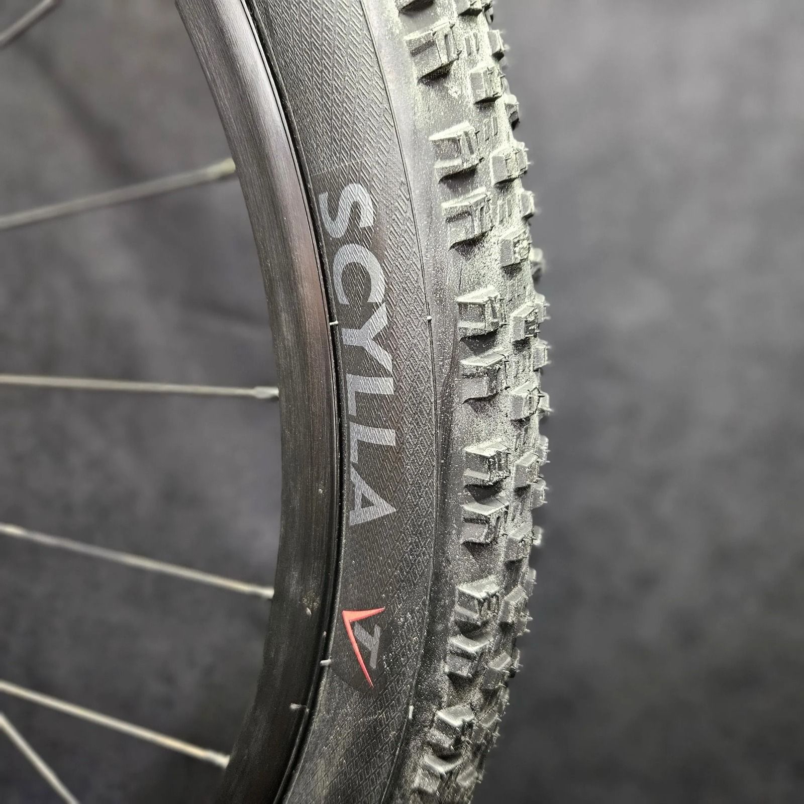 ПОКРЫШКBИ 27.5x2.6 Mitas Scylla (складные/кевлар)