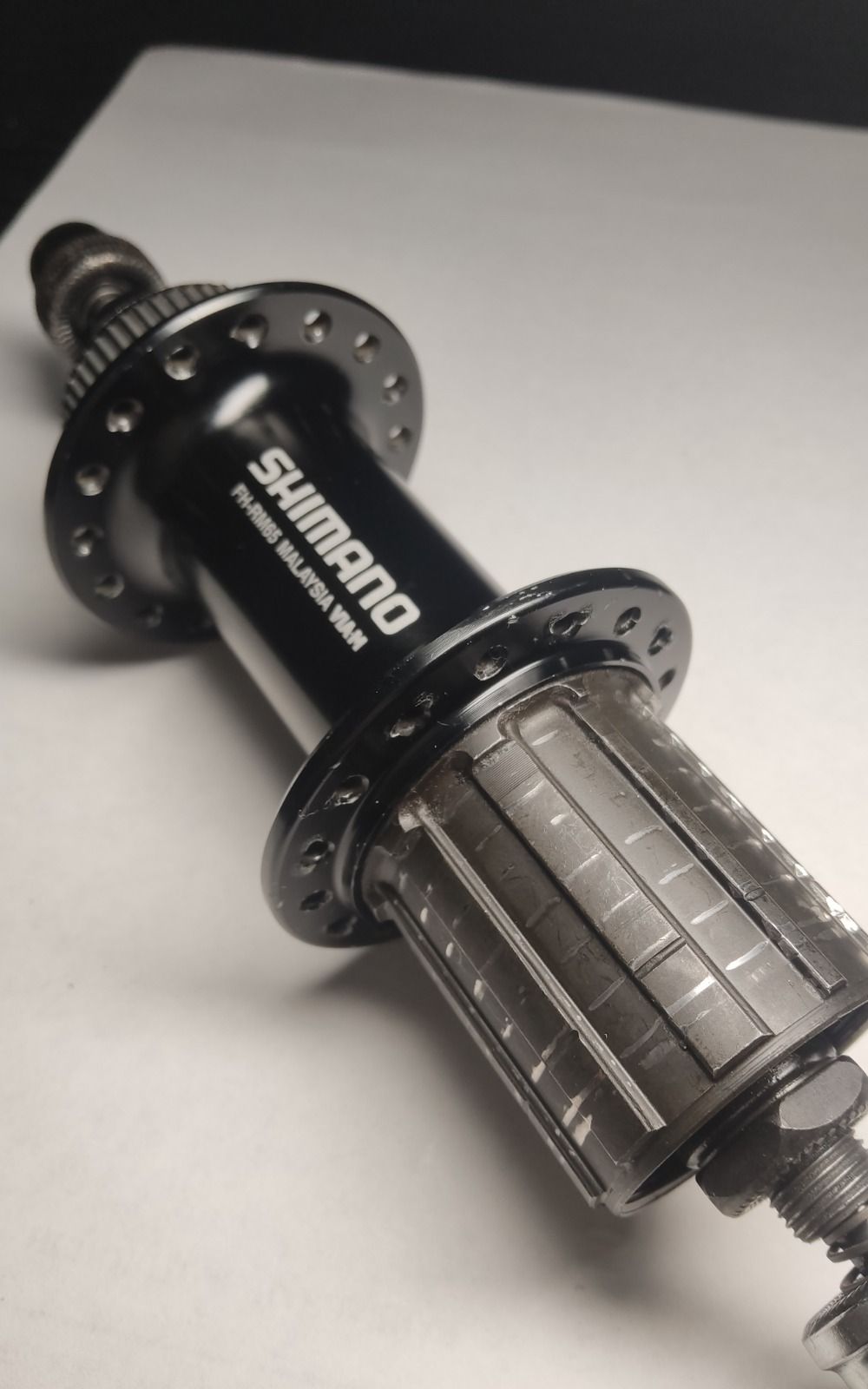 Втулка задняя Shimano FH-RM65, 135×10 мм, 32h