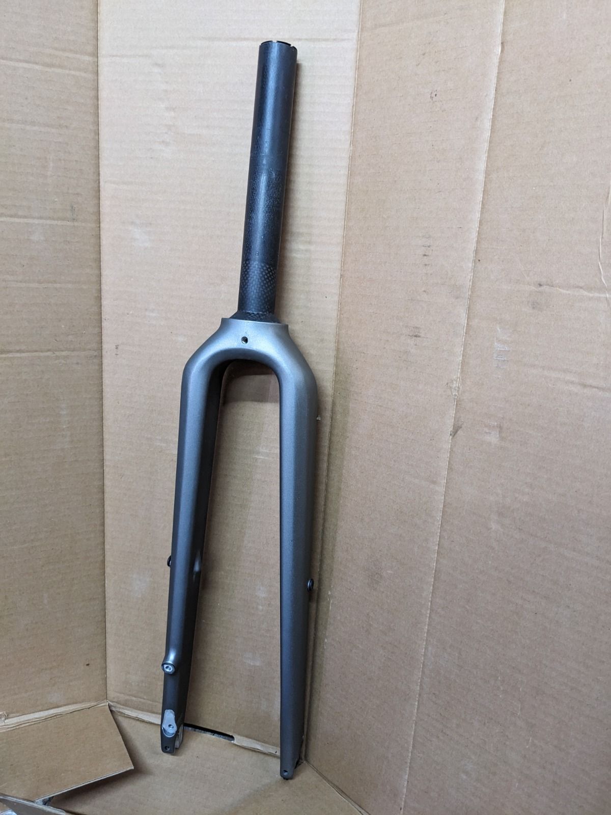 Вилка гравийная карбоновая как новая от specialized