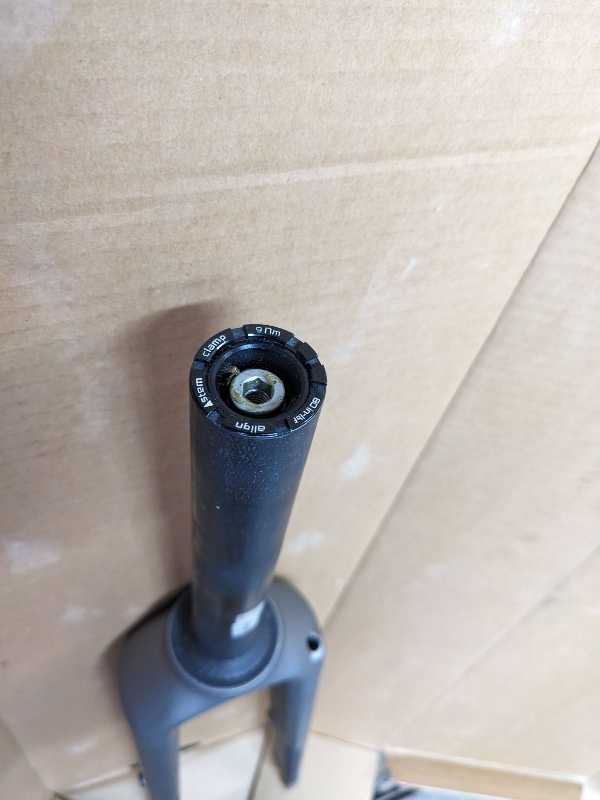 Вилка гравийная карбоновая как новая от specialized