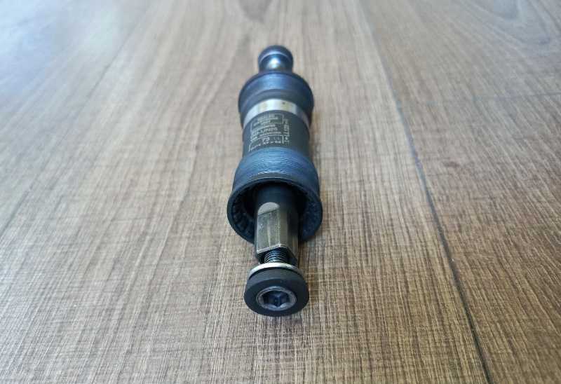 Каретка (квадрат) Shimano ВВ-UN26 73х123 мм