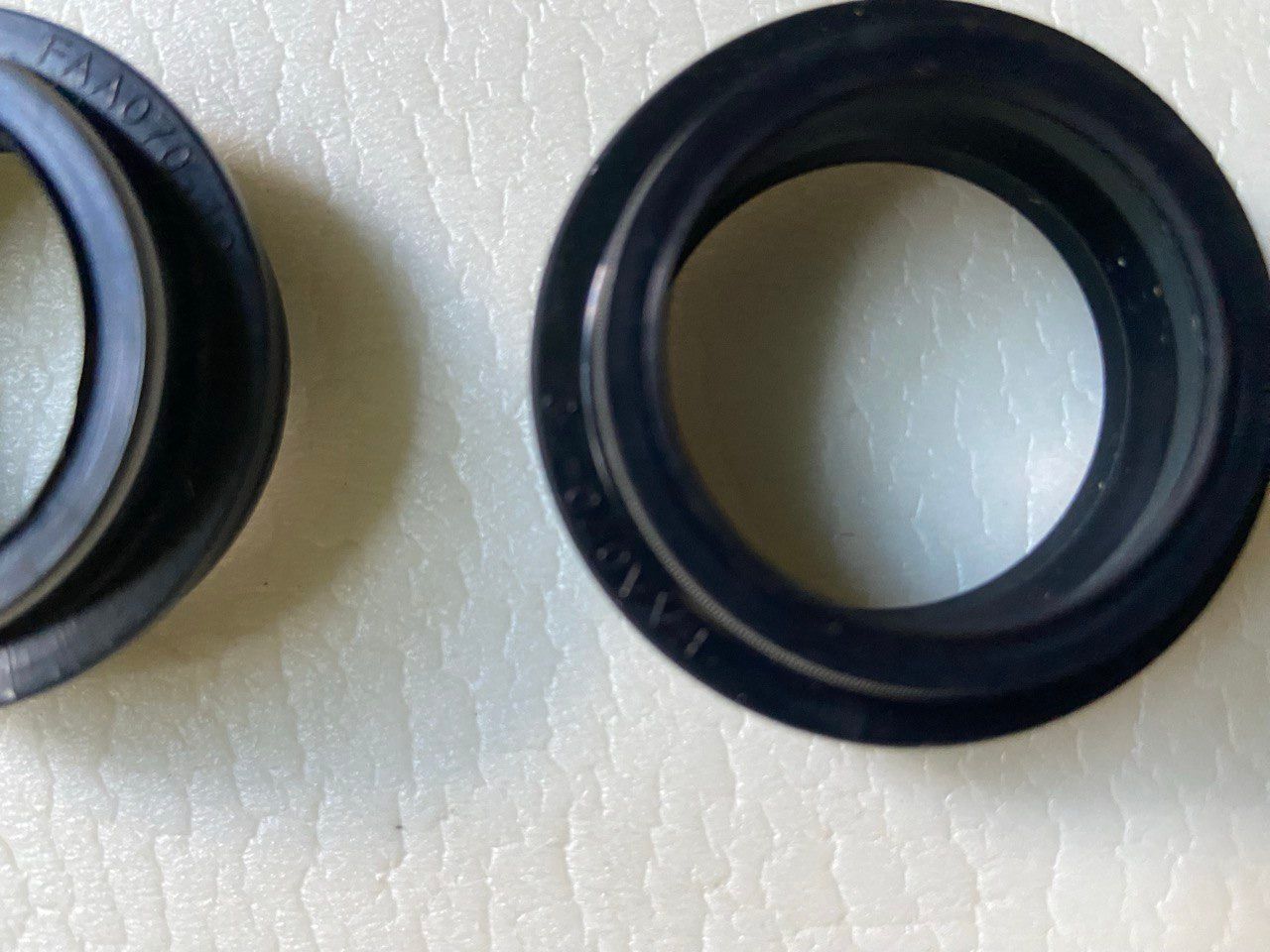 Башинг SR Suntour 28 мм сальники, XCT 28mm