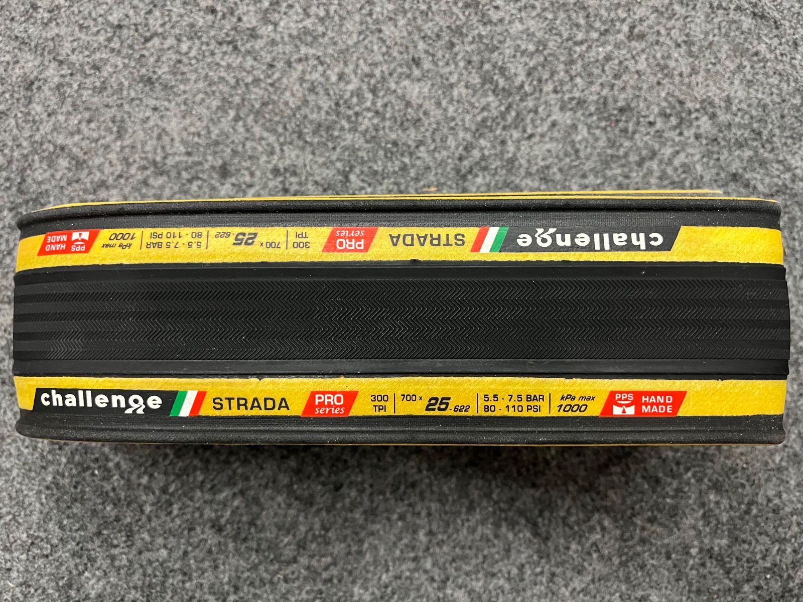 Велопокрышки бескамерные Challenge Strada Pro