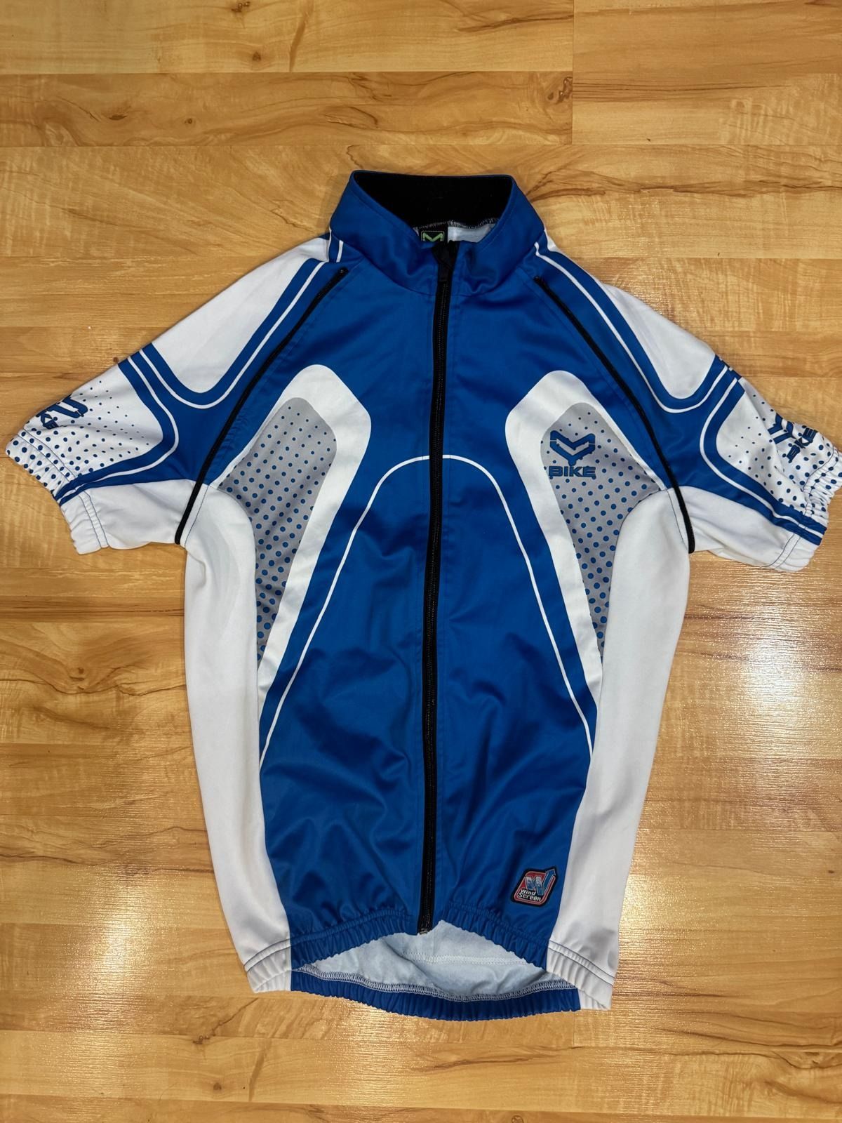 Велокуртка трансформер, с отстегивающимися рукавами. Размер S и М