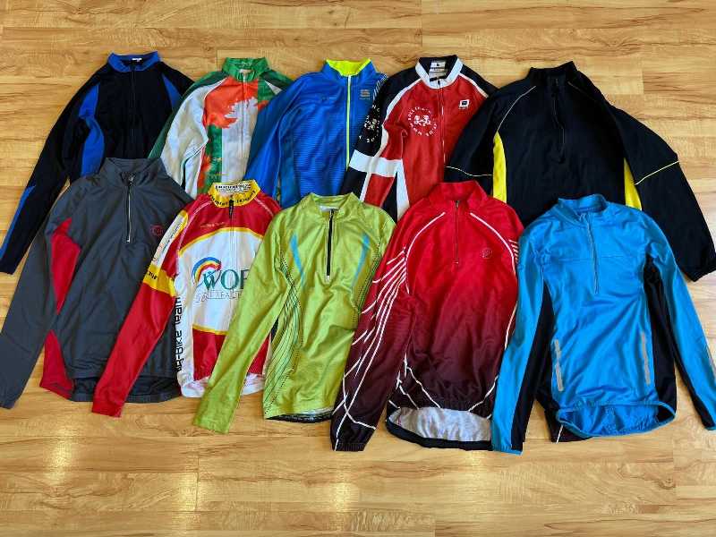 Велоджерси тонкое и теплое, с длинным рукавом. Размеры S-М