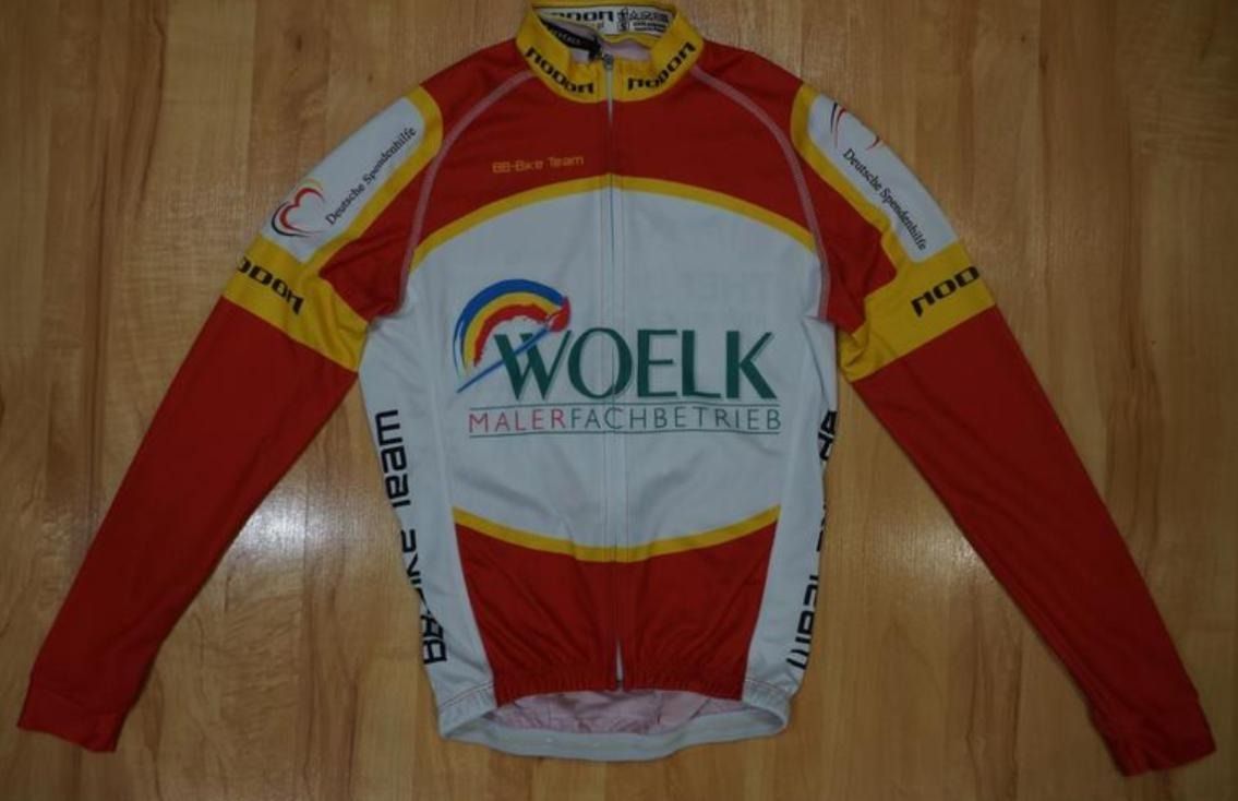 Велоджерси тонкое и теплое, с длинным рукавом. Размеры S-М