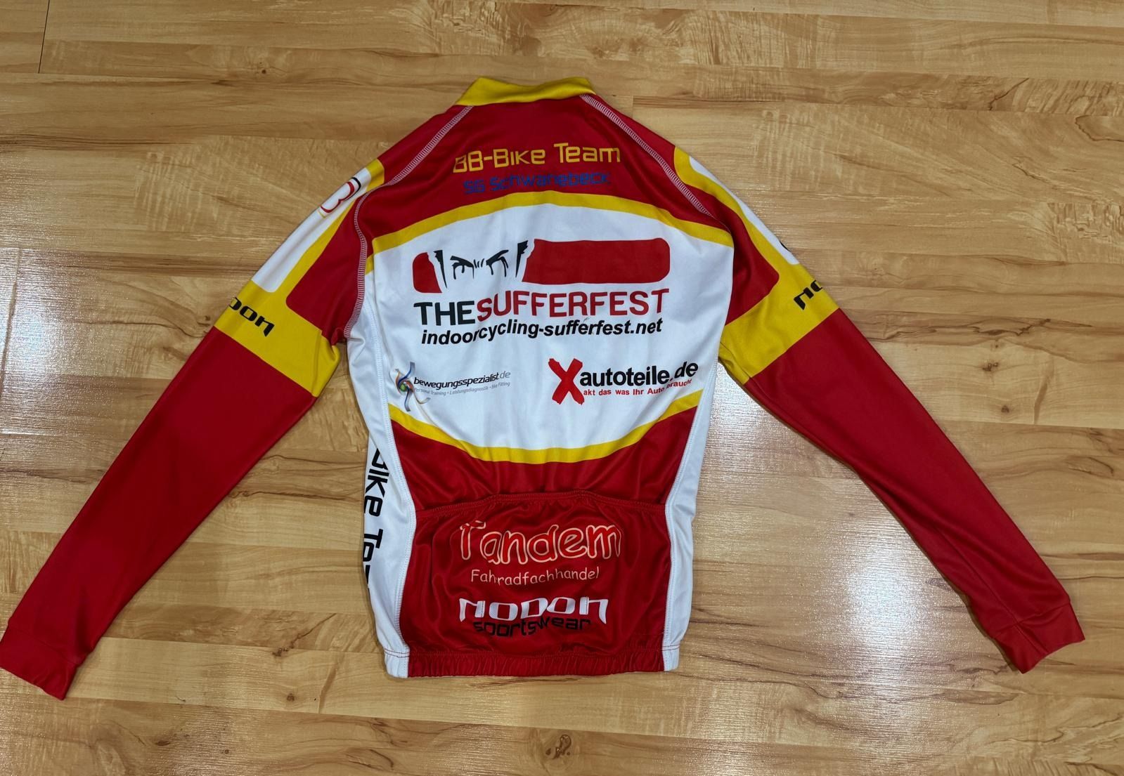 Велоджерси тонкое и теплое, с длинным рукавом. Размеры S-М