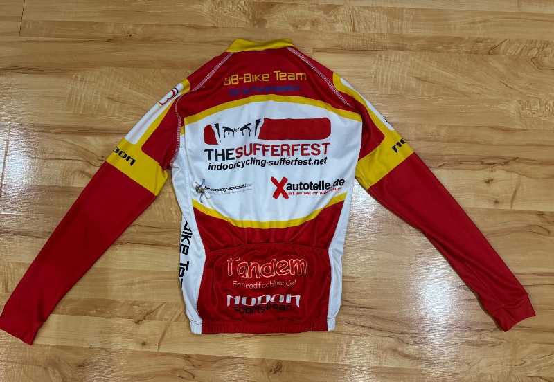 Велоджерси тонкое и теплое, с длинным рукавом. Размеры S-М