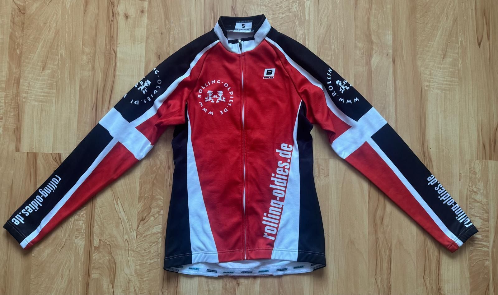 Велоджерси тонкое и теплое, с длинным рукавом. Размеры S-М