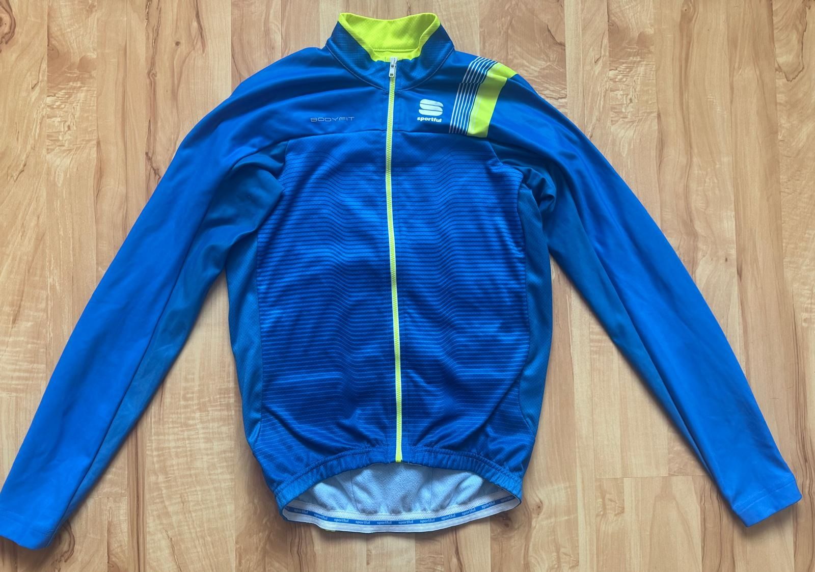 Велоджерси тонкое и теплое, с длинным рукавом. Размеры S-М