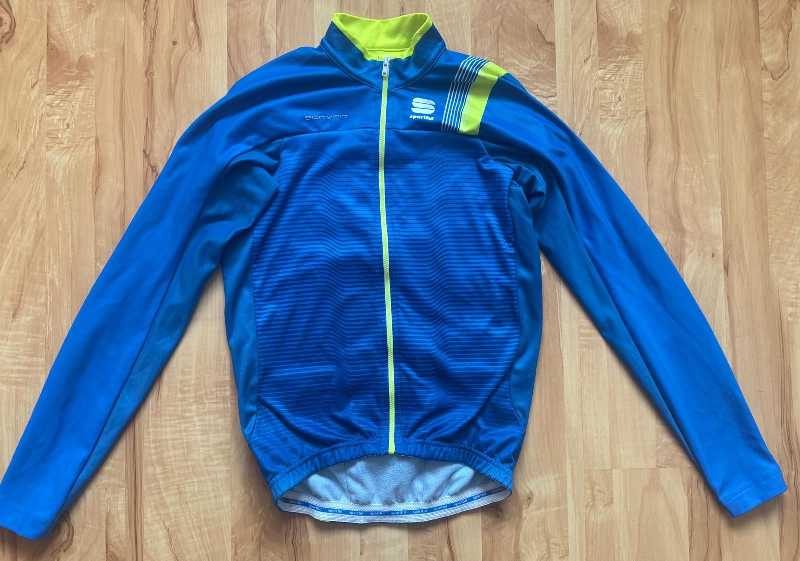 Велоджерси тонкое и теплое, с длинным рукавом. Размеры S-М