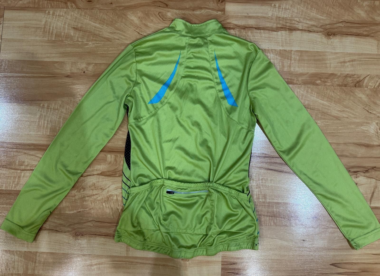 Велоджерси тонкое и теплое, с длинным рукавом. Размеры S-М