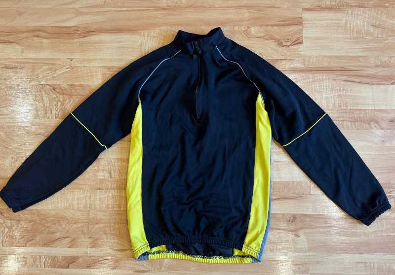 Велоджерси тонкое и теплое, с длинным рукавом. Размеры S-М