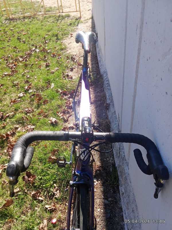 Спортивный,карбоновый велосипед