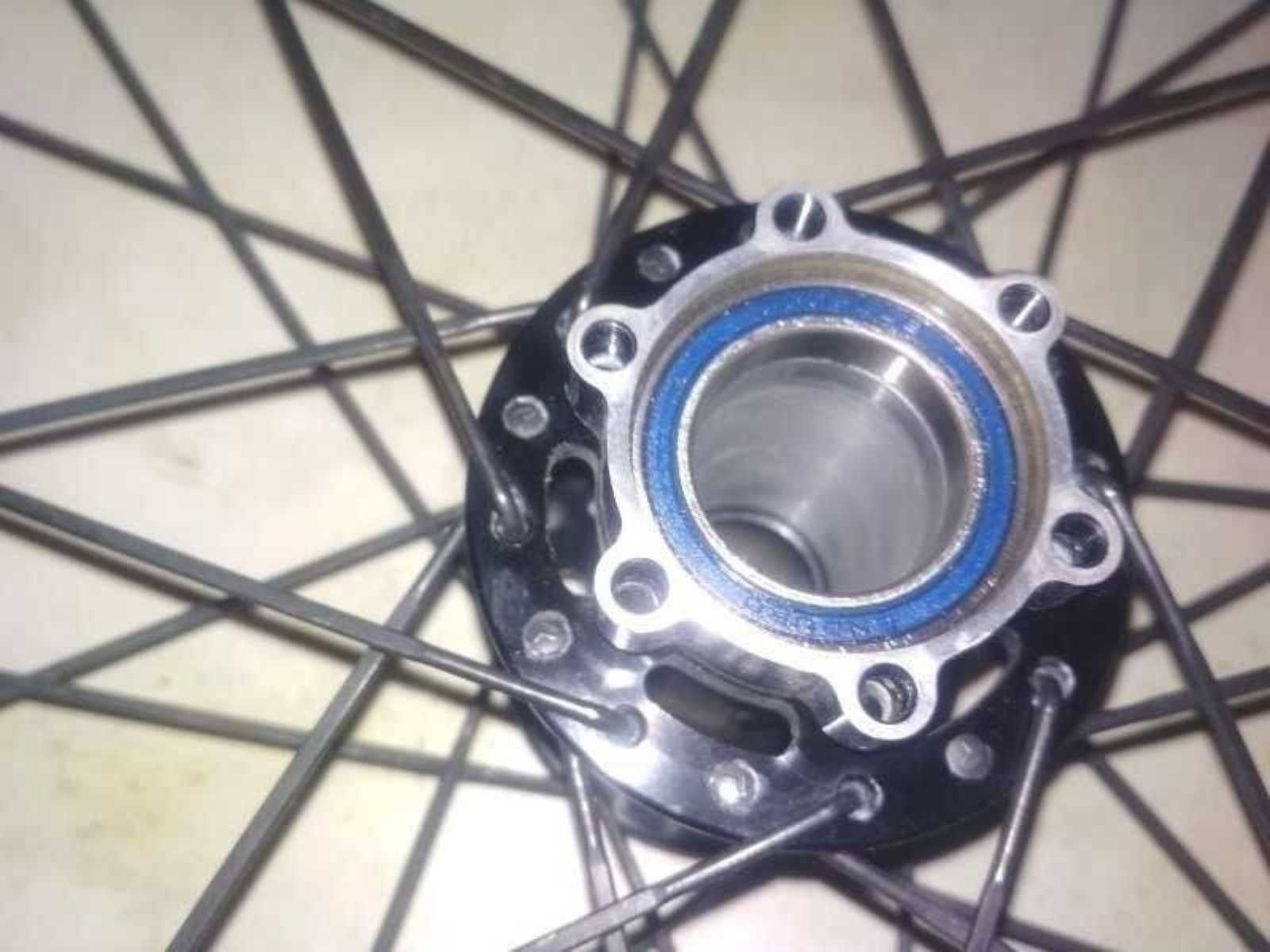 Speedsafe карбон колесо 27.5 перед ось 20 мм