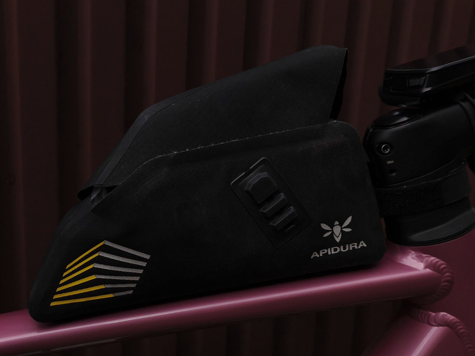 Бензобак Apidura Racing Bolt-On Top Tube Pack (1 L)