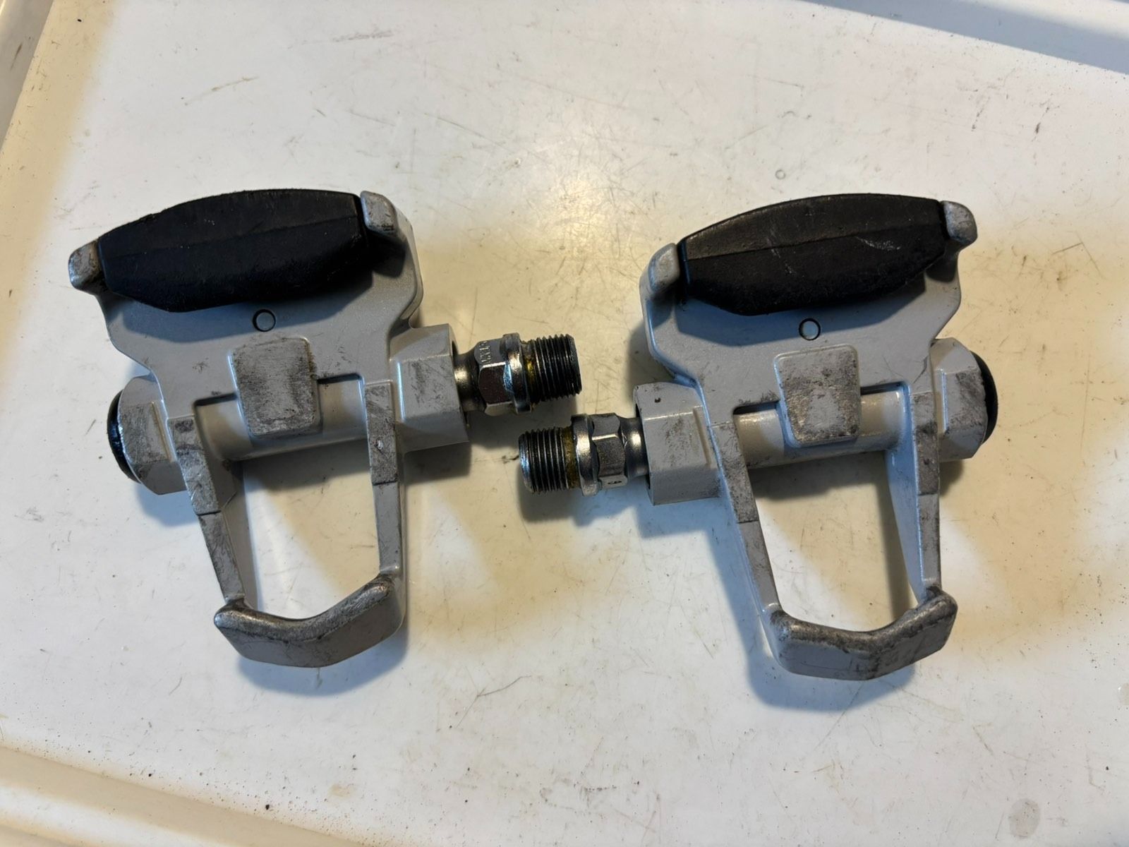 Контактные педали для шоссейного велосипеда,